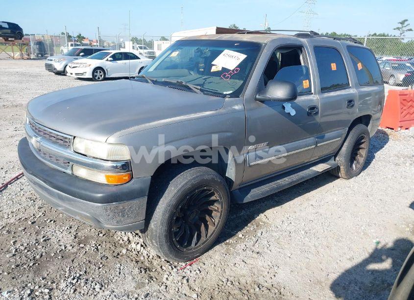 Photo 2 of 2003 Chevrolet Tahoe LS (VIN 1GNEC13V73J287501)