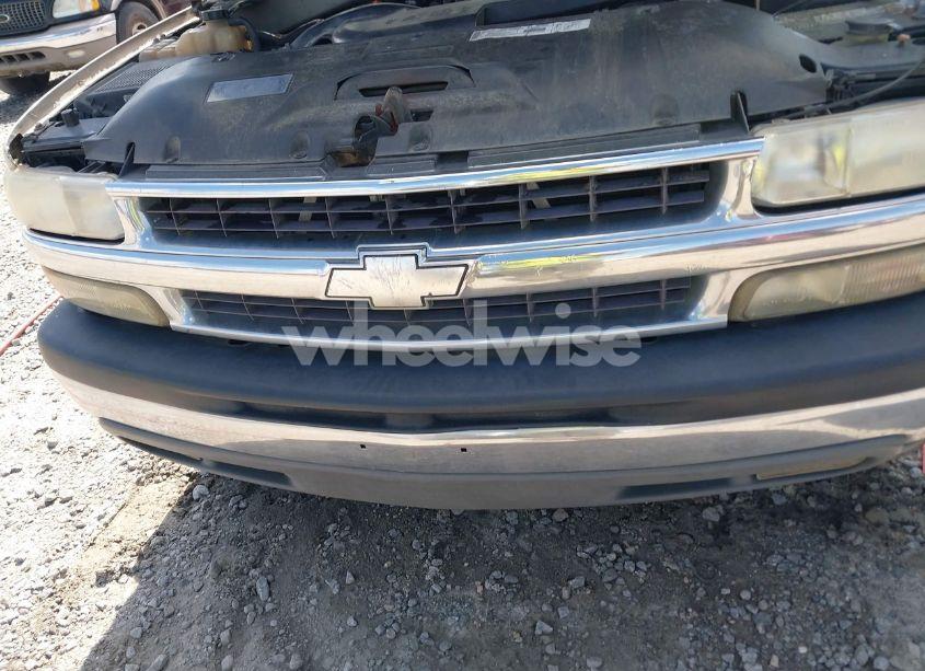 Photo 6 of 2003 Chevrolet Tahoe LS (VIN 1GNEC13V73J287501)