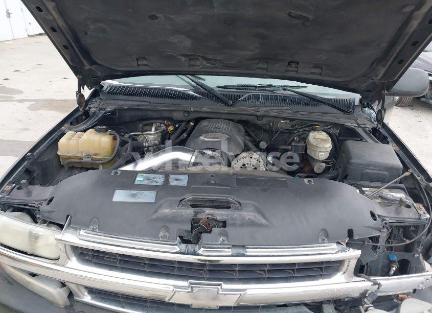 Photo 10 of 2003 Chevrolet Tahoe LS (VIN 1GNEC13V73R139530)