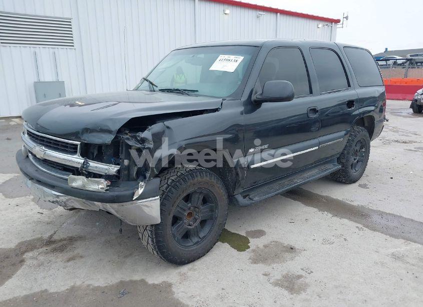 Photo 2 of 2003 Chevrolet Tahoe LS (VIN 1GNEC13V73R139530)