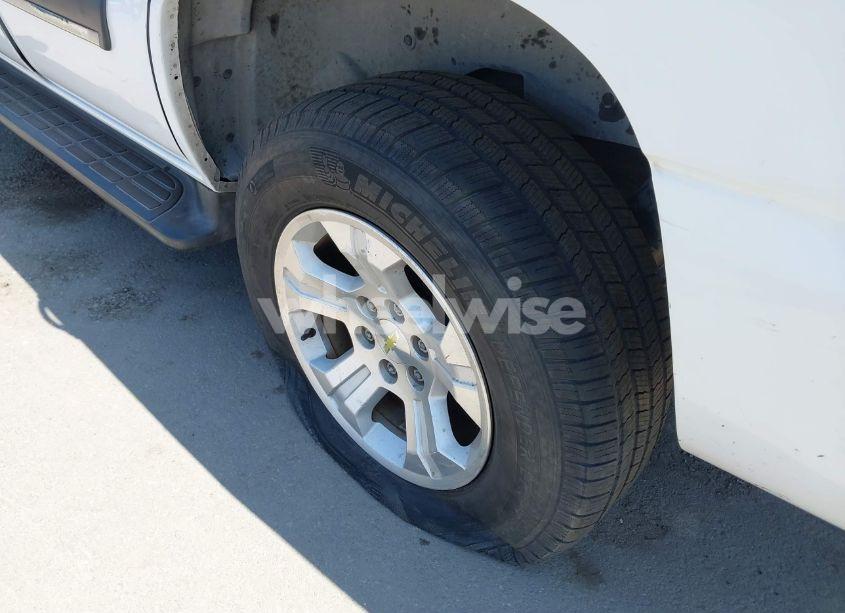 Photo 6 of 2003 Chevrolet Tahoe LS (VIN 1GNEC13V73R265144)