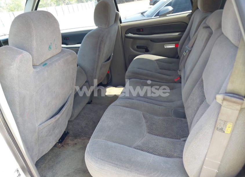 Photo 8 of 2003 Chevrolet Tahoe LS (VIN 1GNEC13V73R265144)