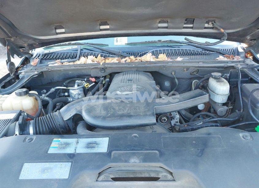 Photo 10 of 2004 Chevrolet Tahoe LS (VIN 1GNEC13V74J124624)