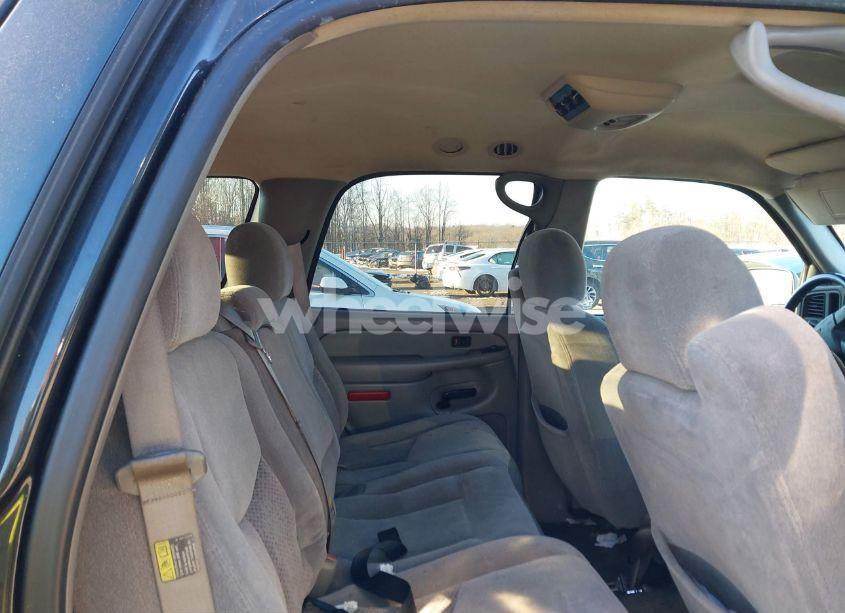 Photo 8 of 2004 Chevrolet Tahoe LS (VIN 1GNEC13V74J124624)