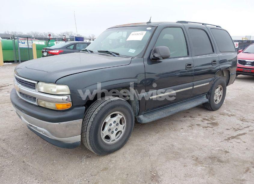 Photo 2 of 2005 Chevrolet Tahoe LS (VIN 1GNEC13V75J235496)