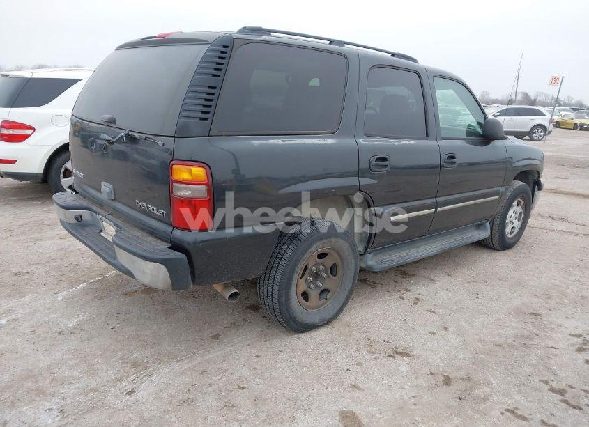 Photo 4 of 2005 Chevrolet Tahoe LS (VIN 1GNEC13V75J235496)