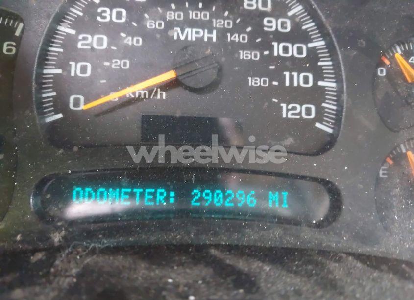 Photo 7 of 2005 Chevrolet Tahoe LS (VIN 1GNEC13V75J235496)