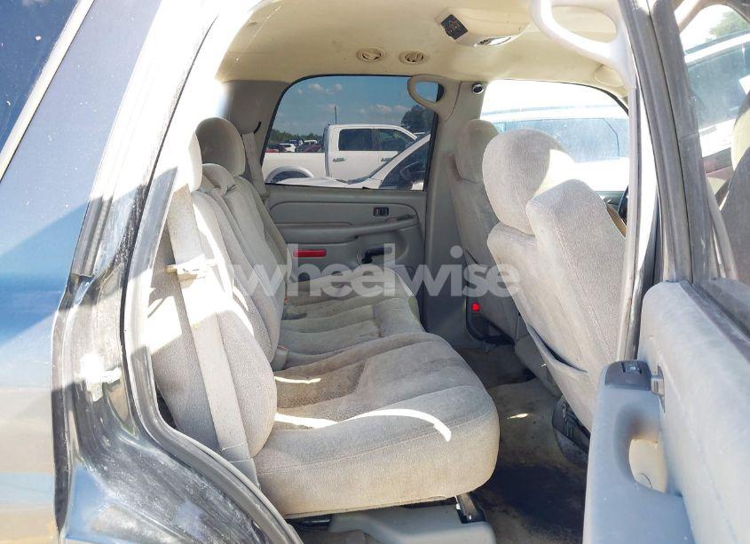 Photo 8 of 2005 Chevrolet Tahoe LS (VIN 1GNEC13V75R251960)