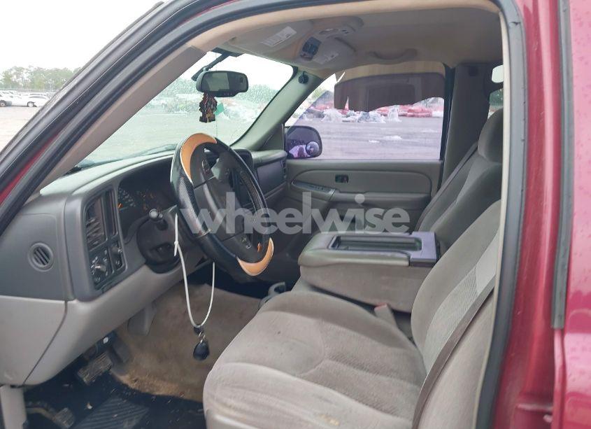 Photo 5 of 2006 Chevrolet Tahoe LS (VIN 1GNEC13V76R102143)