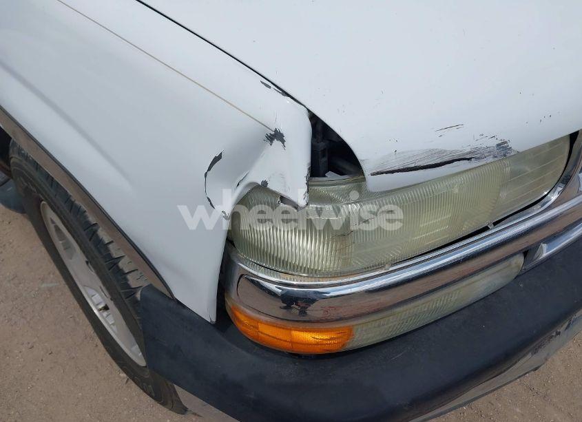 Photo 12 of 2003 Chevrolet Tahoe LS (VIN 1GNEC13V83R142873)