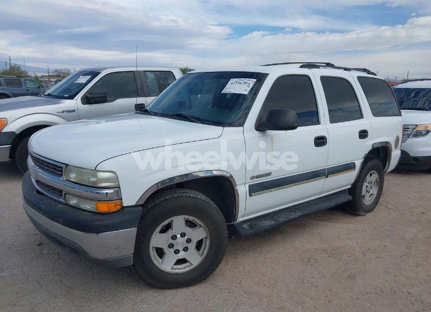Photo 2 of 2003 Chevrolet Tahoe LS (VIN 1GNEC13V83R142873)