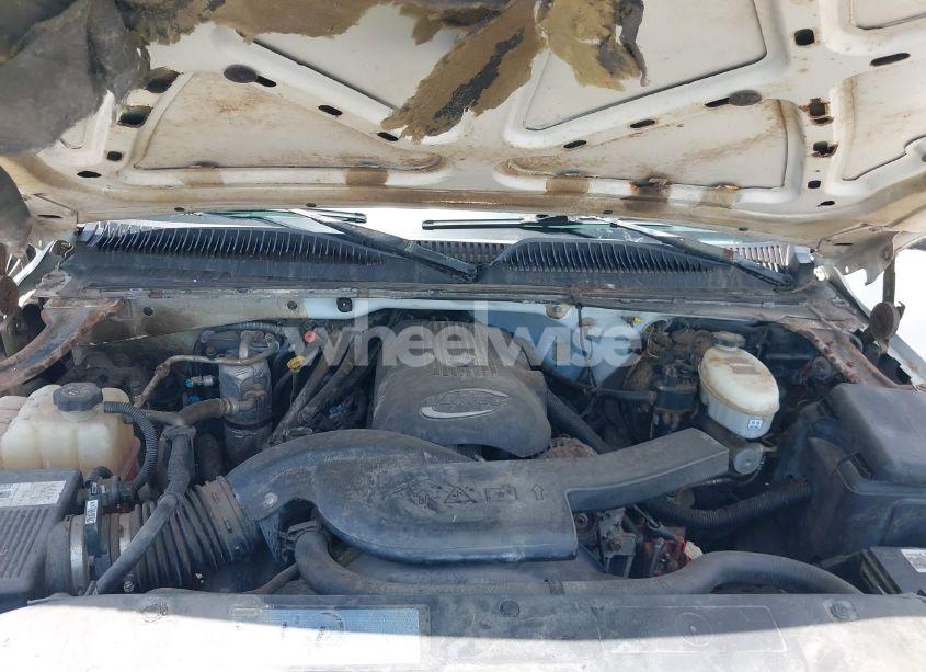 Photo 10 of 2003 Chevrolet Tahoe SPECIAL SERVICES (VIN 1GNEC13V83R261152)