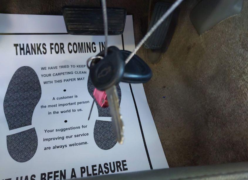 Photo 11 of 2003 Chevrolet Tahoe LS (VIN 1GNEC13V83R278209)