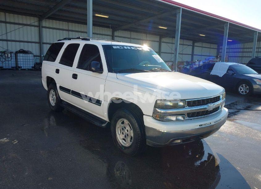 2005 Chevrolet Tahoe LS (VIN 1GNEC13V85R121945) main photo