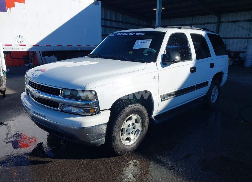 Photo 2 of 2005 Chevrolet Tahoe LS (VIN 1GNEC13V85R121945)