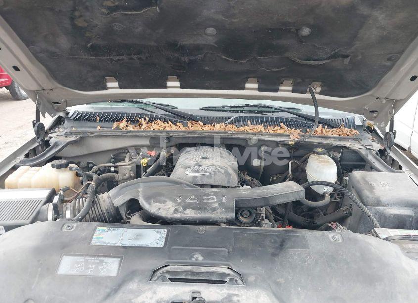 Photo 10 of 2005 Chevrolet Tahoe LS (VIN 1GNEC13V85R252339)