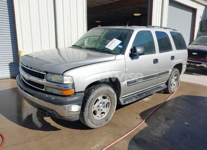 Photo 2 of 2005 Chevrolet Tahoe LS (VIN 1GNEC13V85R252339)