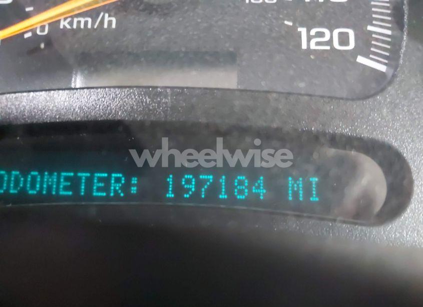 Photo 7 of 2005 Chevrolet Tahoe LS (VIN 1GNEC13V85R252339)