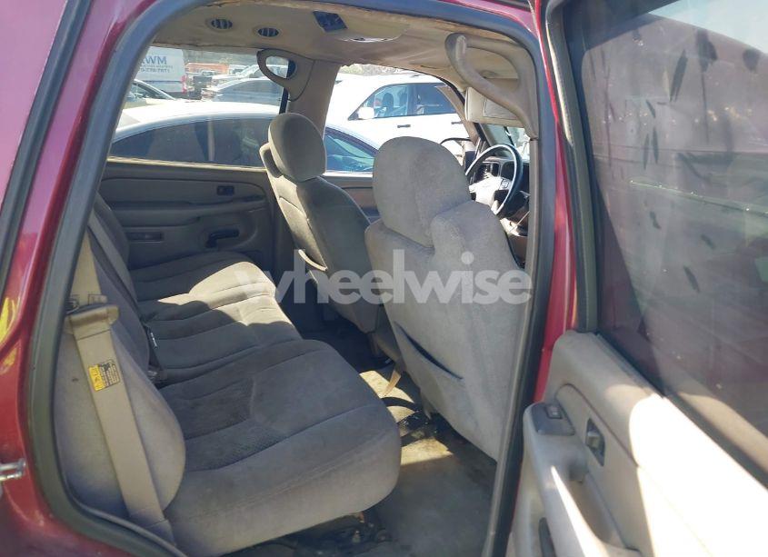 Photo 8 of 2005 Chevrolet Tahoe LS (VIN 1GNEC13V85R255385)