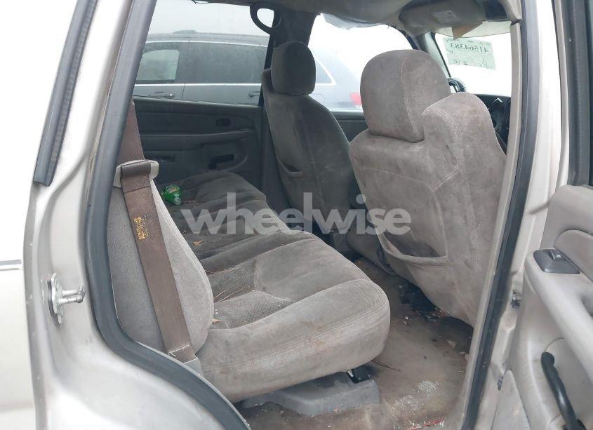 Photo 8 of 2006 Chevrolet Tahoe LS (VIN 1GNEC13V86R119341)