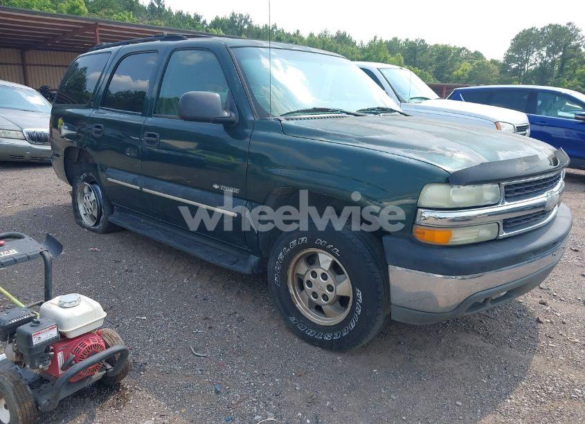2002 Chevrolet Tahoe LS (VIN 1GNEC13V92J308220) main photo