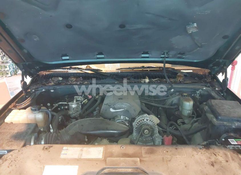 Photo 10 of 2002 Chevrolet Tahoe LS (VIN 1GNEC13V92J308220)