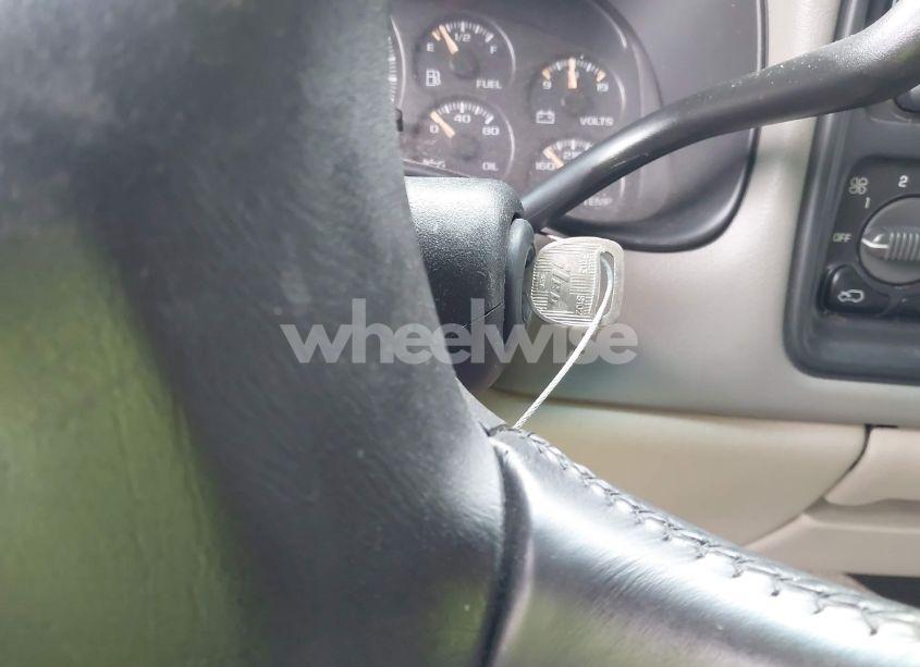 Photo 11 of 2002 Chevrolet Tahoe LS (VIN 1GNEC13V92J308220)