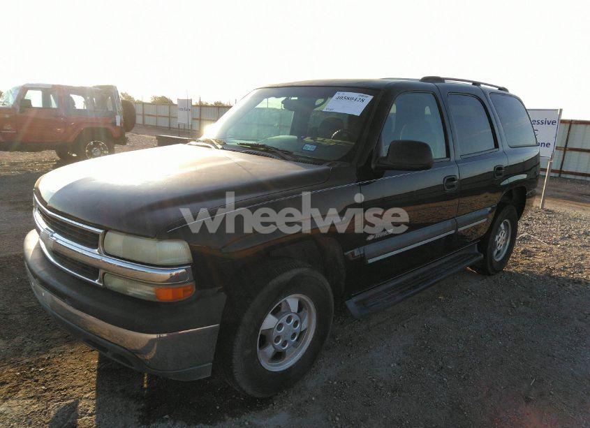 Photo 2 of 2003 Chevrolet Tahoe LS (VIN 1GNEC13V93R197798)