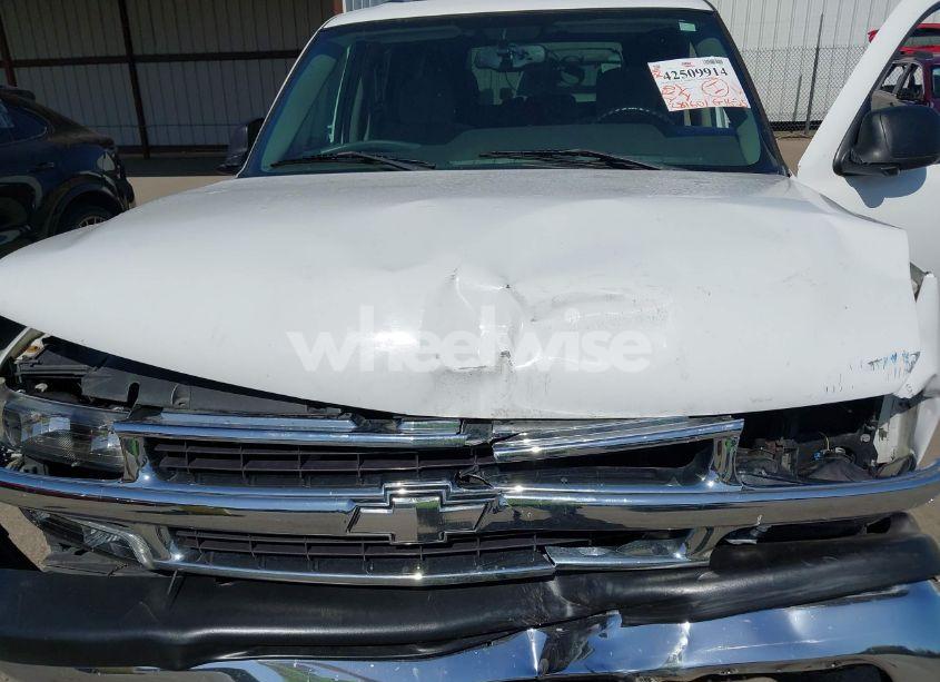 Photo 10 of 2006 Chevrolet Tahoe LS (VIN 1GNEC13V96R137993)