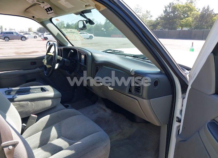 Photo 5 of 2006 Chevrolet Tahoe LS (VIN 1GNEC13V96R137993)