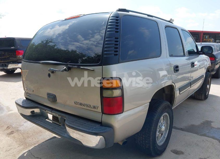 Photo 4 of 2004 Chevrolet Tahoe LS (VIN 1GNEC13VX4R295899)