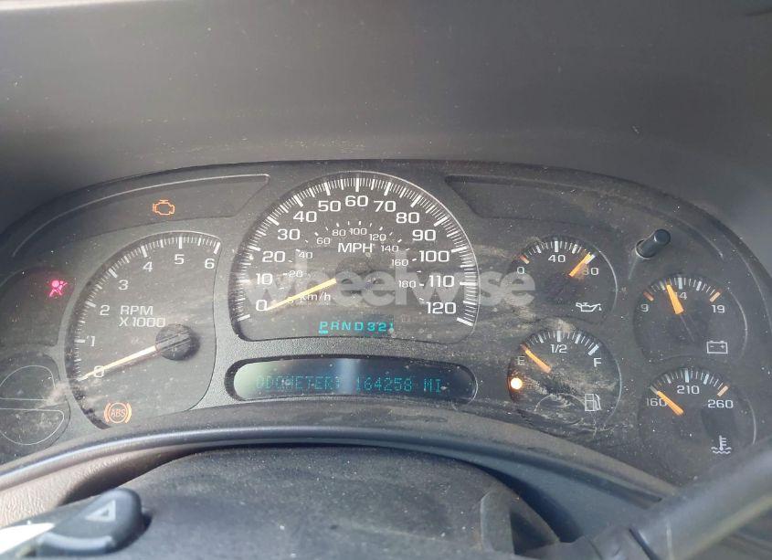 Photo 7 of 2005 Chevrolet Tahoe LS (VIN 1GNEC13VX5R180270)