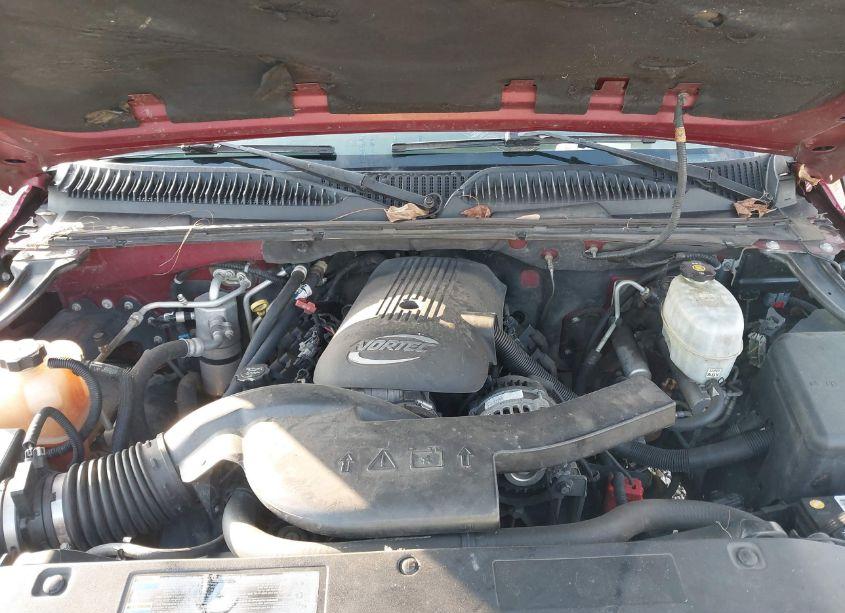 Photo 10 of 2005 Chevrolet Tahoe LS (VIN 1GNEC13VX5R275766)