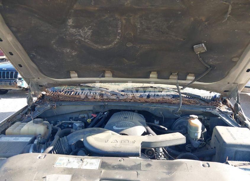 Photo 10 of 2002 Chevrolet Tahoe LT (VIN 1GNEC13Z02R222542)