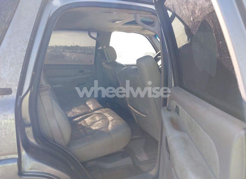 Photo 8 of 2002 Chevrolet Tahoe LT (VIN 1GNEC13Z02R222542)