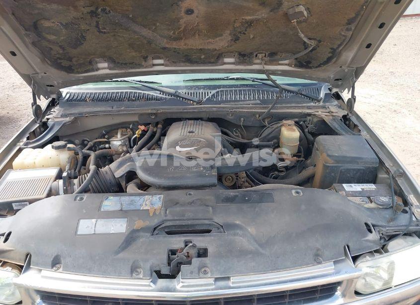 Photo 10 of 2002 Chevrolet Tahoe LS (VIN 1GNEC13Z02R244573)