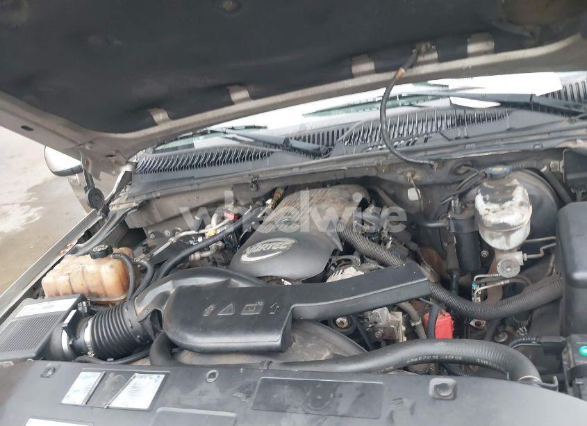 Photo 10 of 2003 Chevrolet Tahoe LT (VIN 1GNEC13Z03J332751)