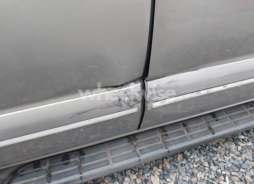 Photo 12 of 2003 Chevrolet Tahoe LT (VIN 1GNEC13Z03J332751)