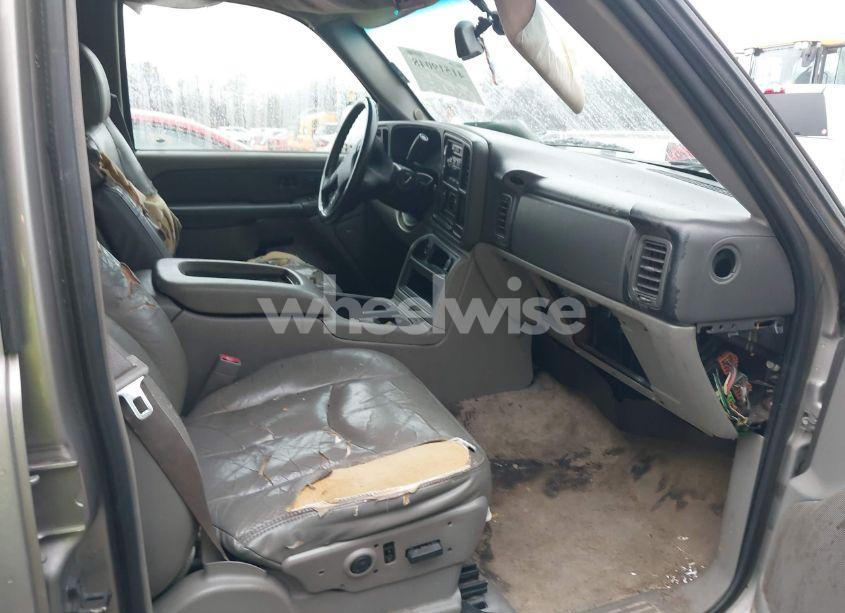 Photo 5 of 2003 Chevrolet Tahoe LT (VIN 1GNEC13Z03J332751)