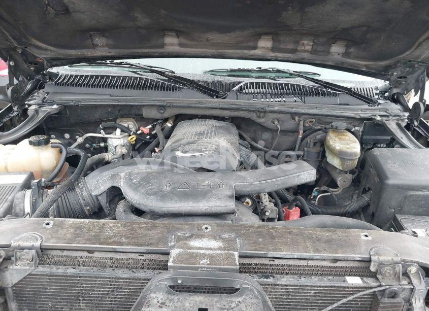 Photo 10 of 2003 Chevrolet Tahoe LT (VIN 1GNEC13Z03R135077)