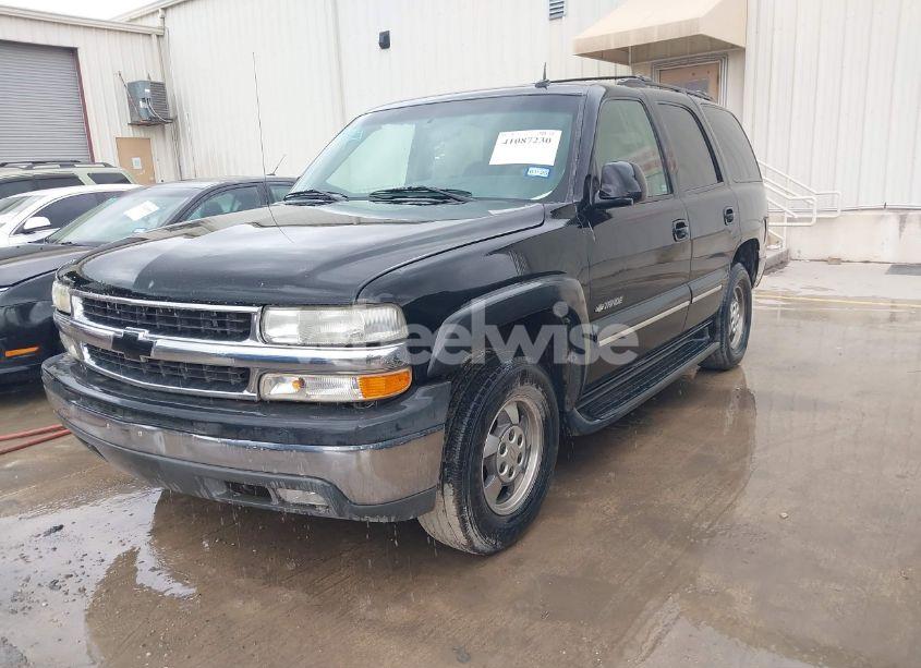 Photo 2 of 2003 Chevrolet Tahoe LT (VIN 1GNEC13Z03R135077)