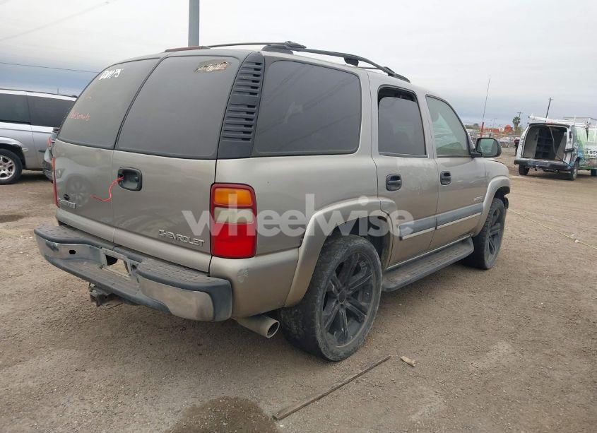 Photo 4 of 2003 Chevrolet Tahoe LS (VIN 1GNEC13Z03R250391)