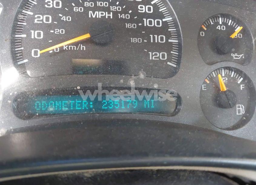 Photo 7 of 2003 Chevrolet Tahoe LS (VIN 1GNEC13Z03R250391)