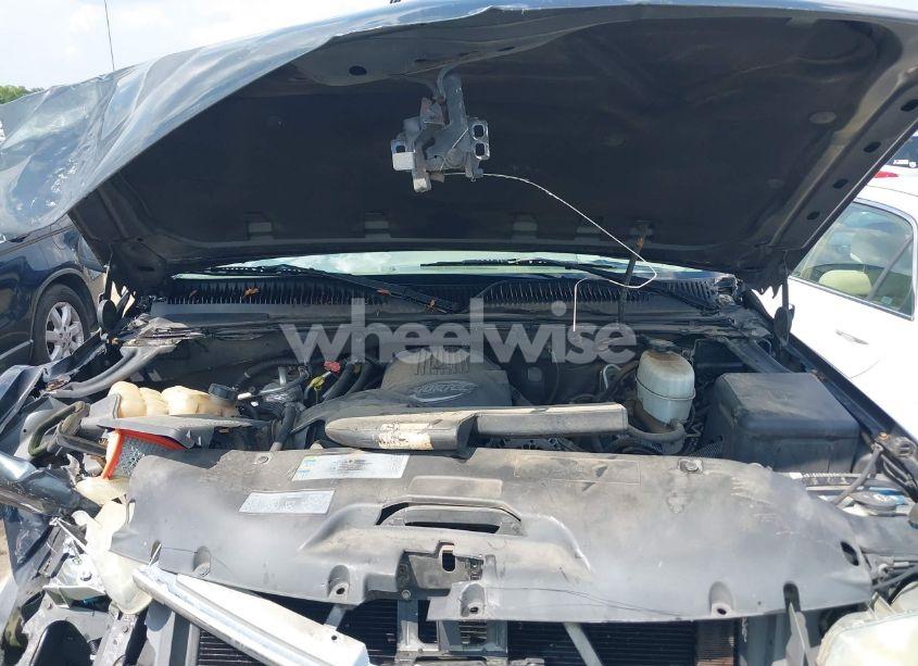 Photo 10 of 2004 Chevrolet Tahoe LT (VIN 1GNEC13Z04J134981)