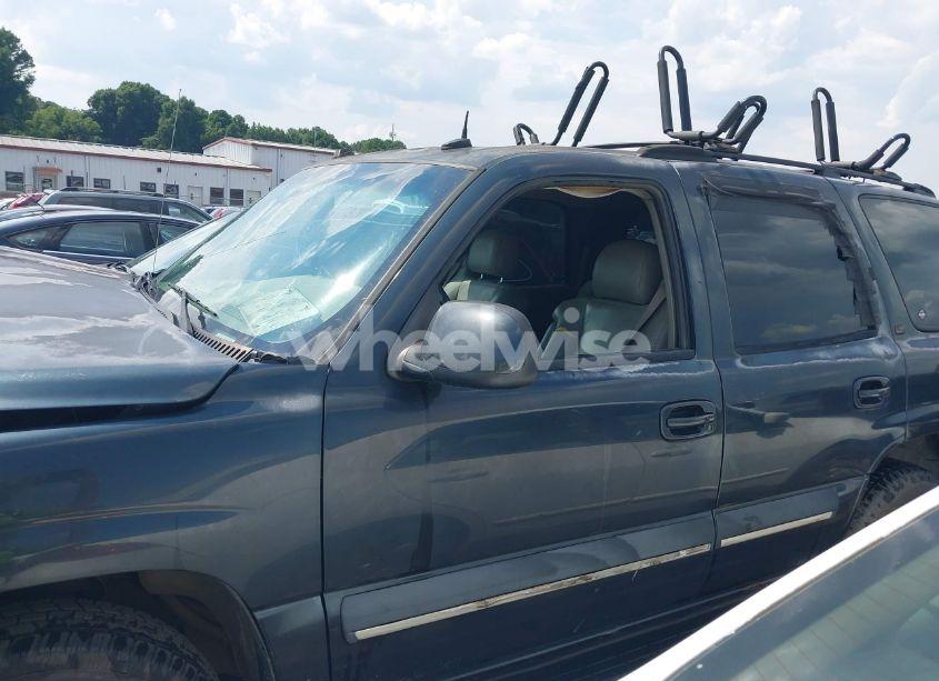 Photo 15 of 2004 Chevrolet Tahoe LT (VIN 1GNEC13Z04J134981)