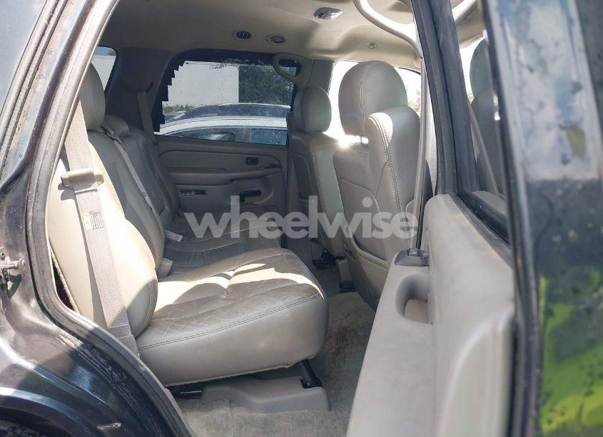 Photo 8 of 2004 Chevrolet Tahoe LT (VIN 1GNEC13Z04J134981)