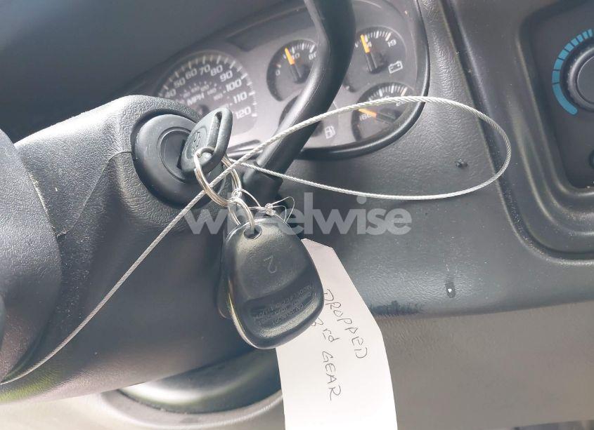 Photo 11 of 2004 Chevrolet Tahoe LT (VIN 1GNEC13Z04J262265)