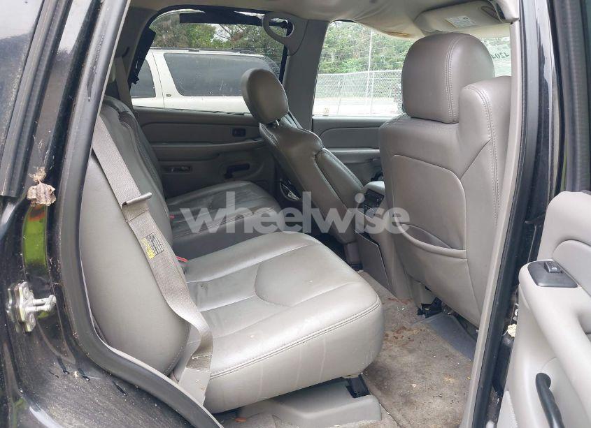 Photo 8 of 2004 Chevrolet Tahoe LT (VIN 1GNEC13Z04J262265)