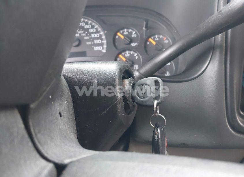 Photo 11 of 2004 Chevrolet Tahoe LT (VIN 1GNEC13Z04R141253)