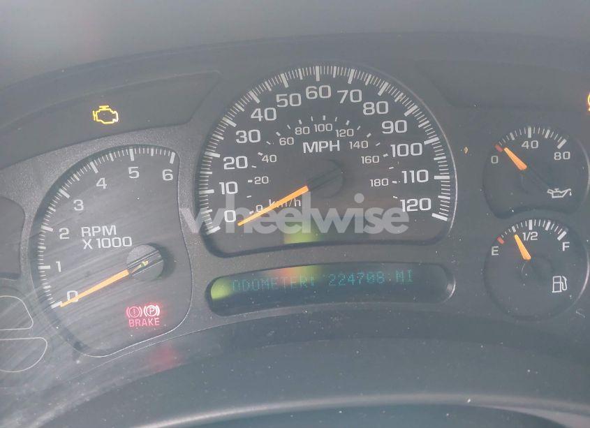 Photo 15 of 2004 Chevrolet Tahoe LT (VIN 1GNEC13Z04R141253)